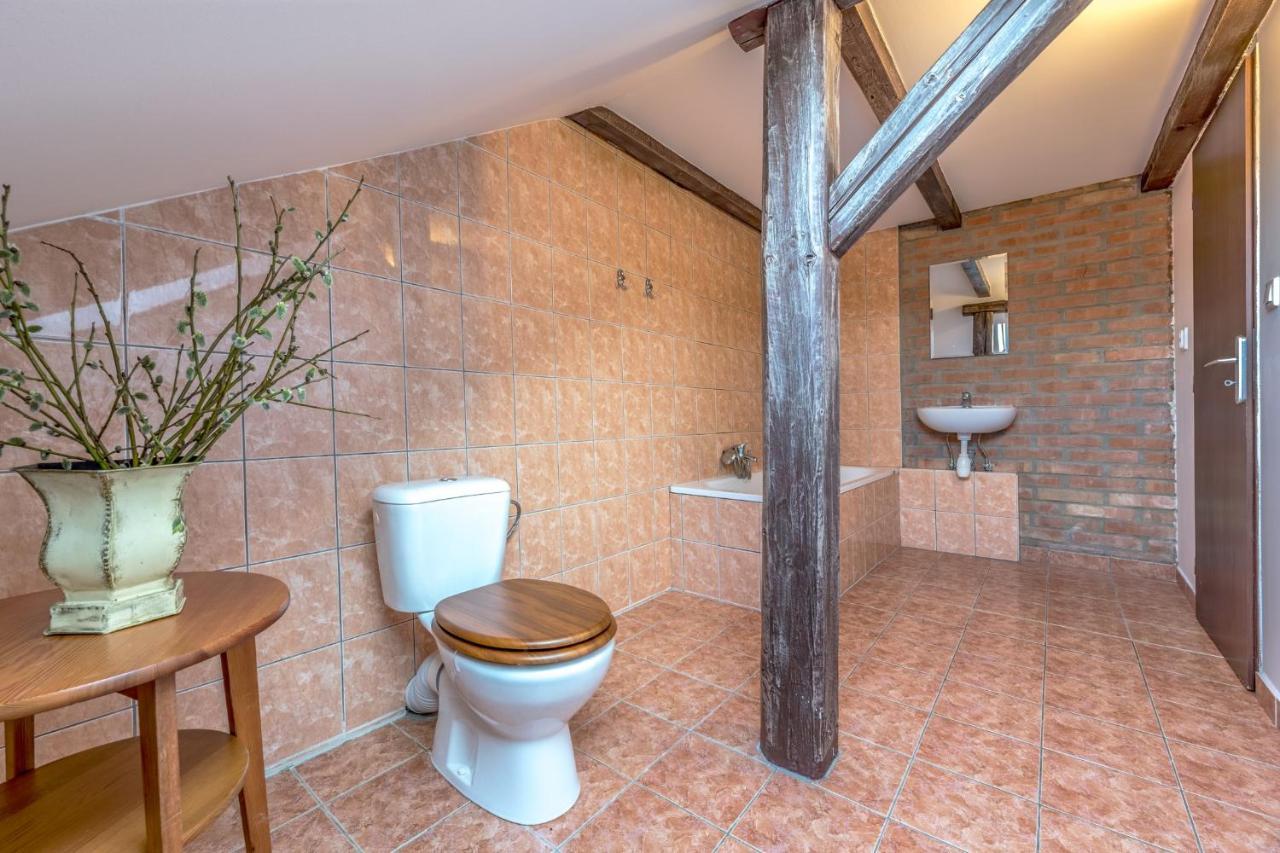 Ubytovani Na Namesti Nove Mesto pod Smrkem Ngoại thất bức ảnh