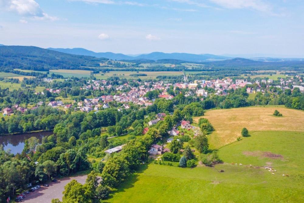 Ubytovani Na Namesti Nove Mesto pod Smrkem Ngoại thất bức ảnh